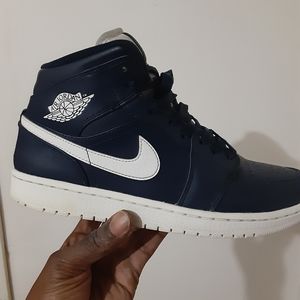 2017 Jordan 1's mid